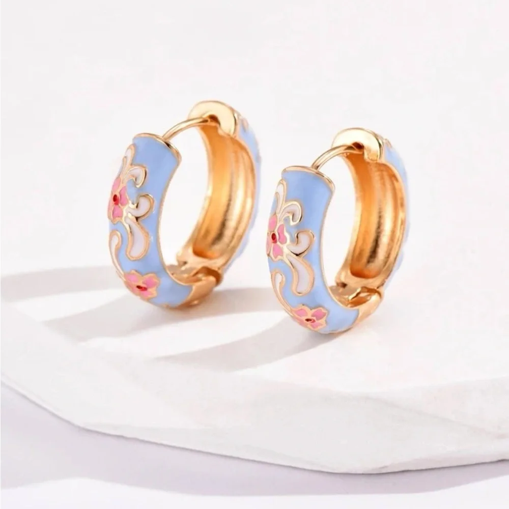 Gorgeous Gold Plated Baby Blue & Pink Floral Enamel Hoop Earrings New - Picture 3 of 7